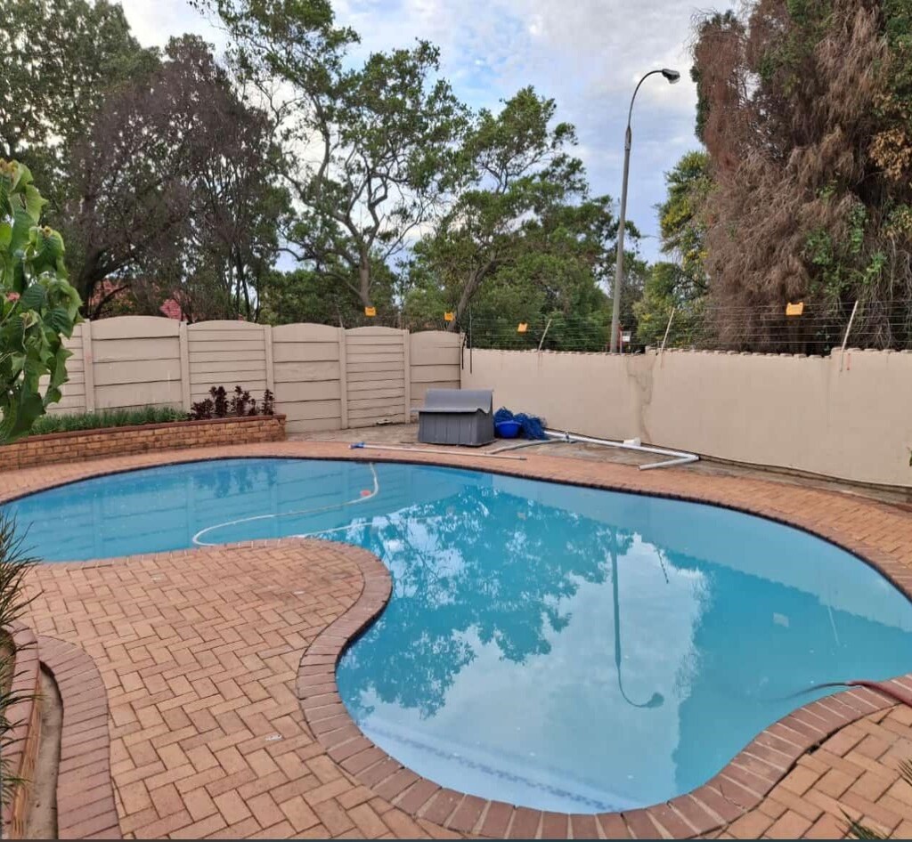 Pool 1